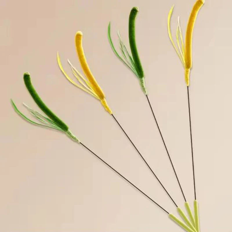 Grass teaser pole · Photo 1