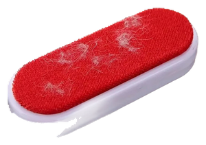 Self-cleaning lint roller